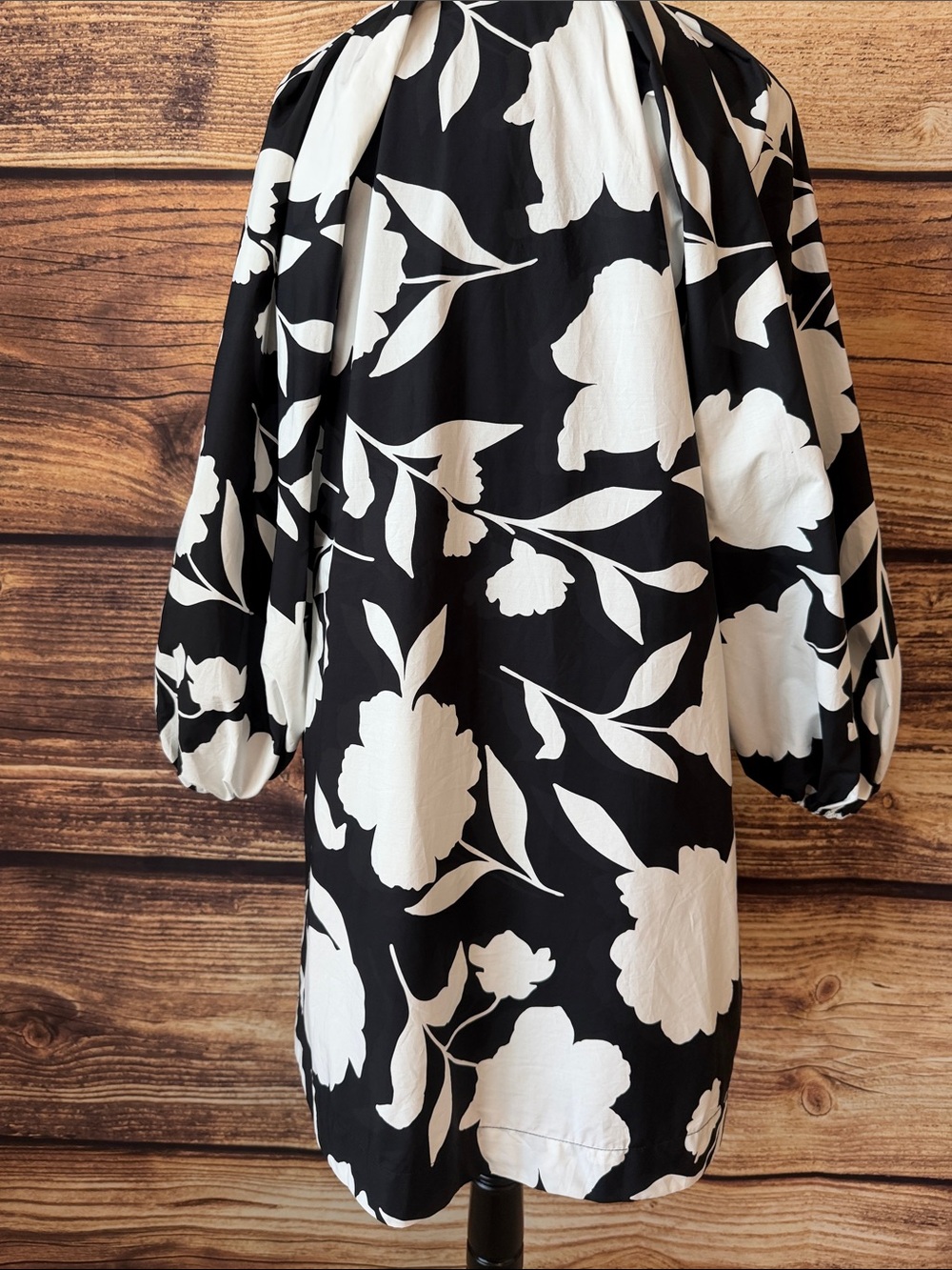 kate spade Black and White Floral Long Sleeve Shift Dress - Picture 5 of 8